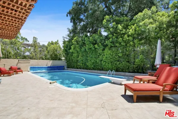 $10,500 | 130 South Arroyo Boulevard, Pasadena, CA 91105