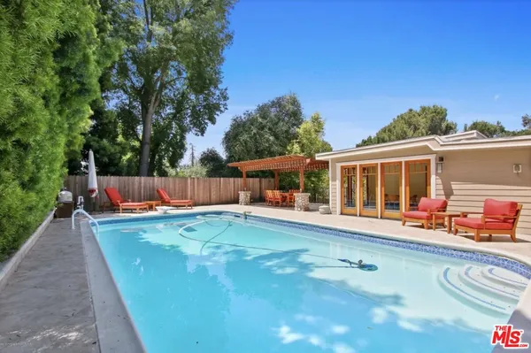 $10,500 | 130 South Arroyo Boulevard, Pasadena, CA 91105