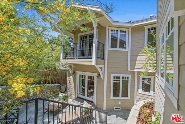 $10,500 | 130 South Arroyo Boulevard, Pasadena, CA 91105