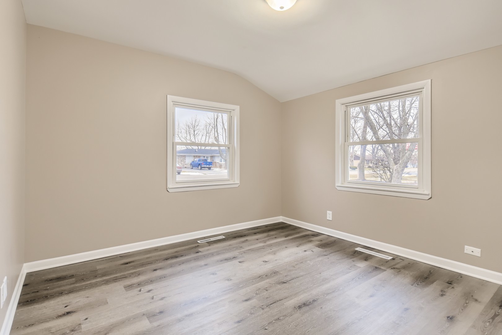 120 Roberts Road New Lenox, IL 60451 - Photo 10 of 26