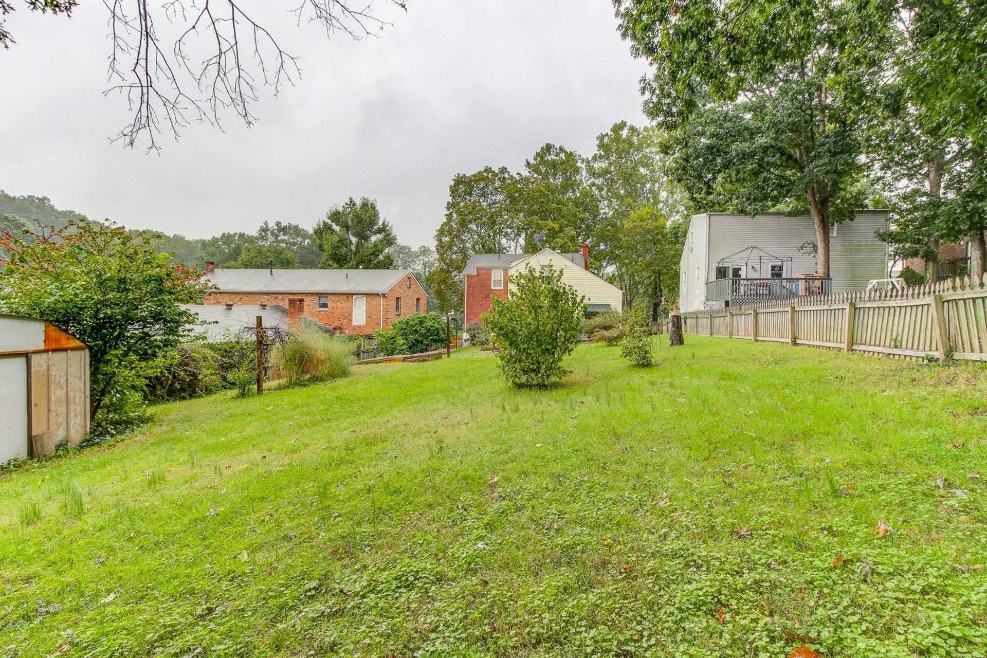 2628 Weaver Road Southwest Roanoke, VA 24015 - Photo 27 of 35 027-289557-2628 Weaver Road Southwest-25