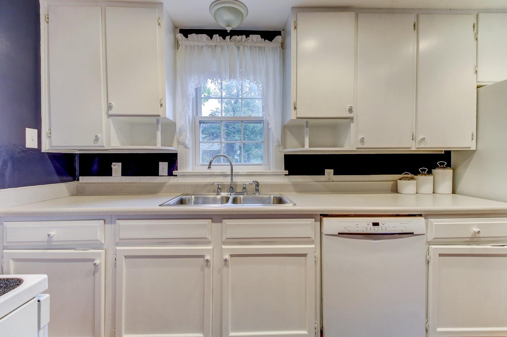 2628 Weaver Road Southwest Roanoke, VA 24015 - Photo 9 of 35 009-289557-2628 Weaver Road Southwest-7_