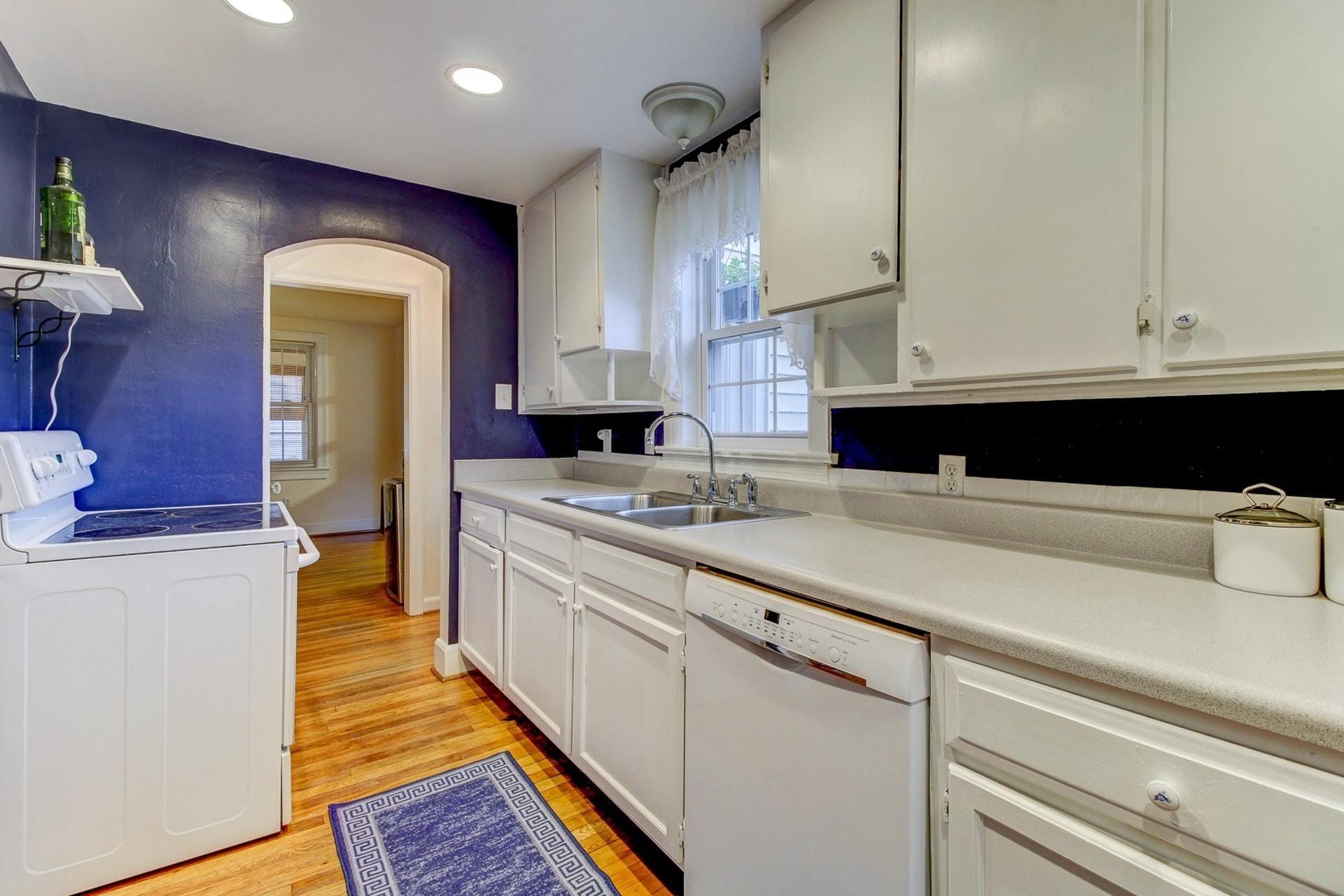 2628 Weaver Road Southwest Roanoke, VA 24015 - Photo 10 of 35 010-289557-2628 Weaver Road Southwest-8_