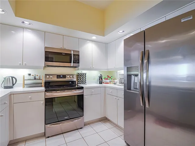 $13,000 | 5225 East Harbor Village Drive, Unit 303, Vero Beach, FL 32967