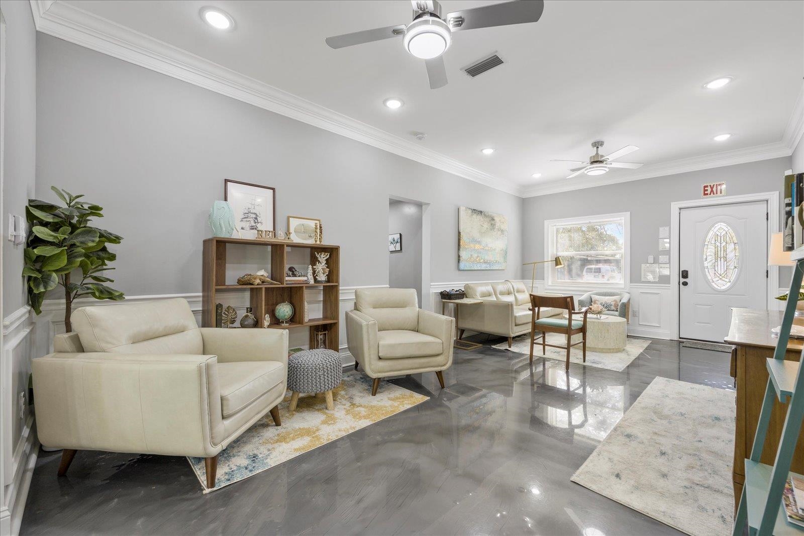 12 Dallyon Avenue St. Augustine, FL 32080 - Photo 5 of 60 a living room with furniture and wooden floor