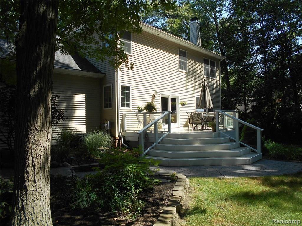 609 Timber Ridge Drive Highland, MI 48357 - Photo 8 of 60 DSCN2168.JPG