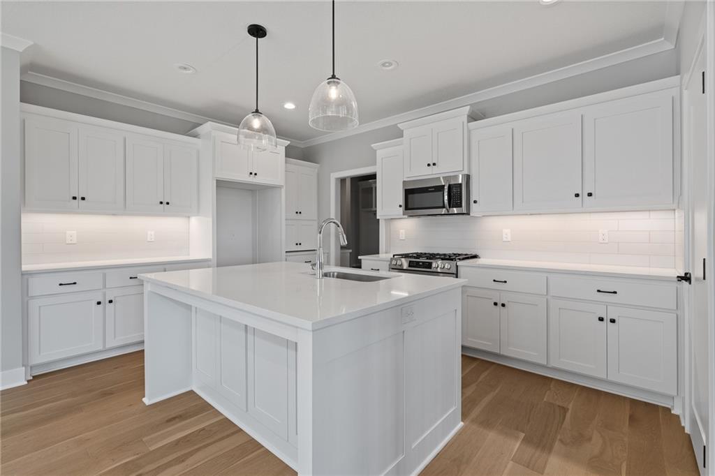 8216 Aurora Street Lenexa, KS 66220 - Photo 12 of 25