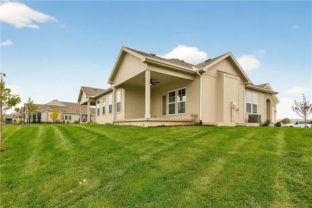 $527,000 | 8216 Aurora Street, Lenexa, KS 66220