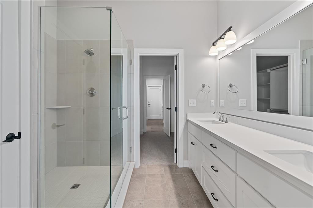 8216 Aurora Street Lenexa, KS 66220 - Photo 13 of 25