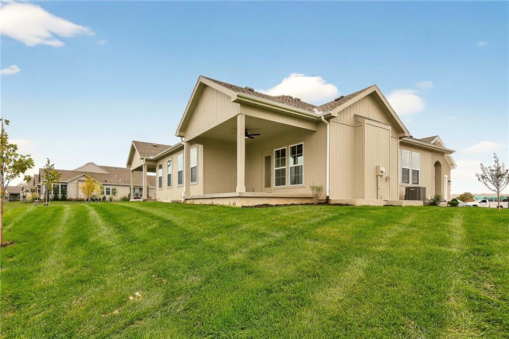 8216 Aurora Street Lenexa, KS 66220 - Photo 15 of 25