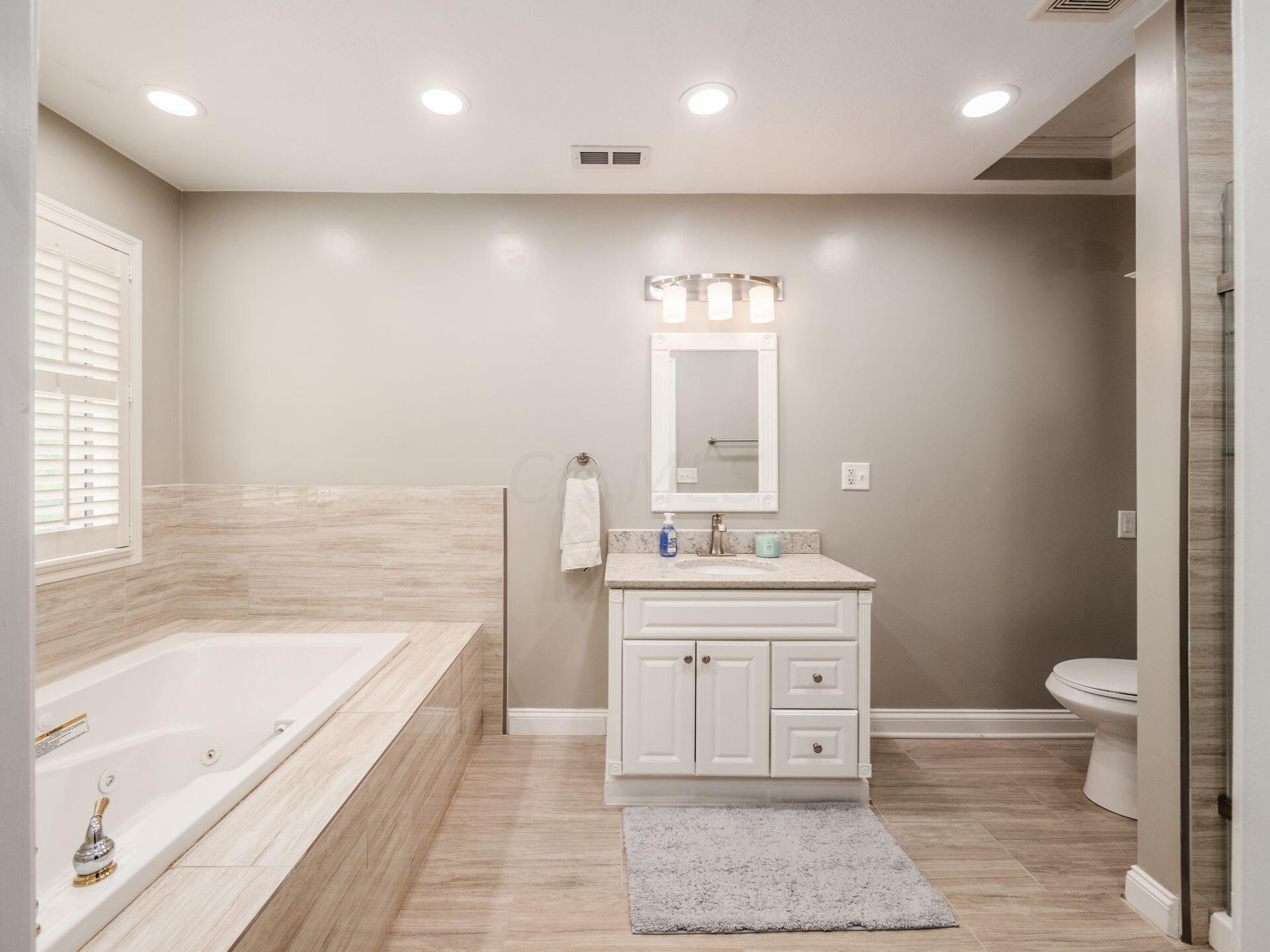 4370 Shire Landing Road Hilliard, OH 43026 - Photo 33 of 77 Full Bathroom