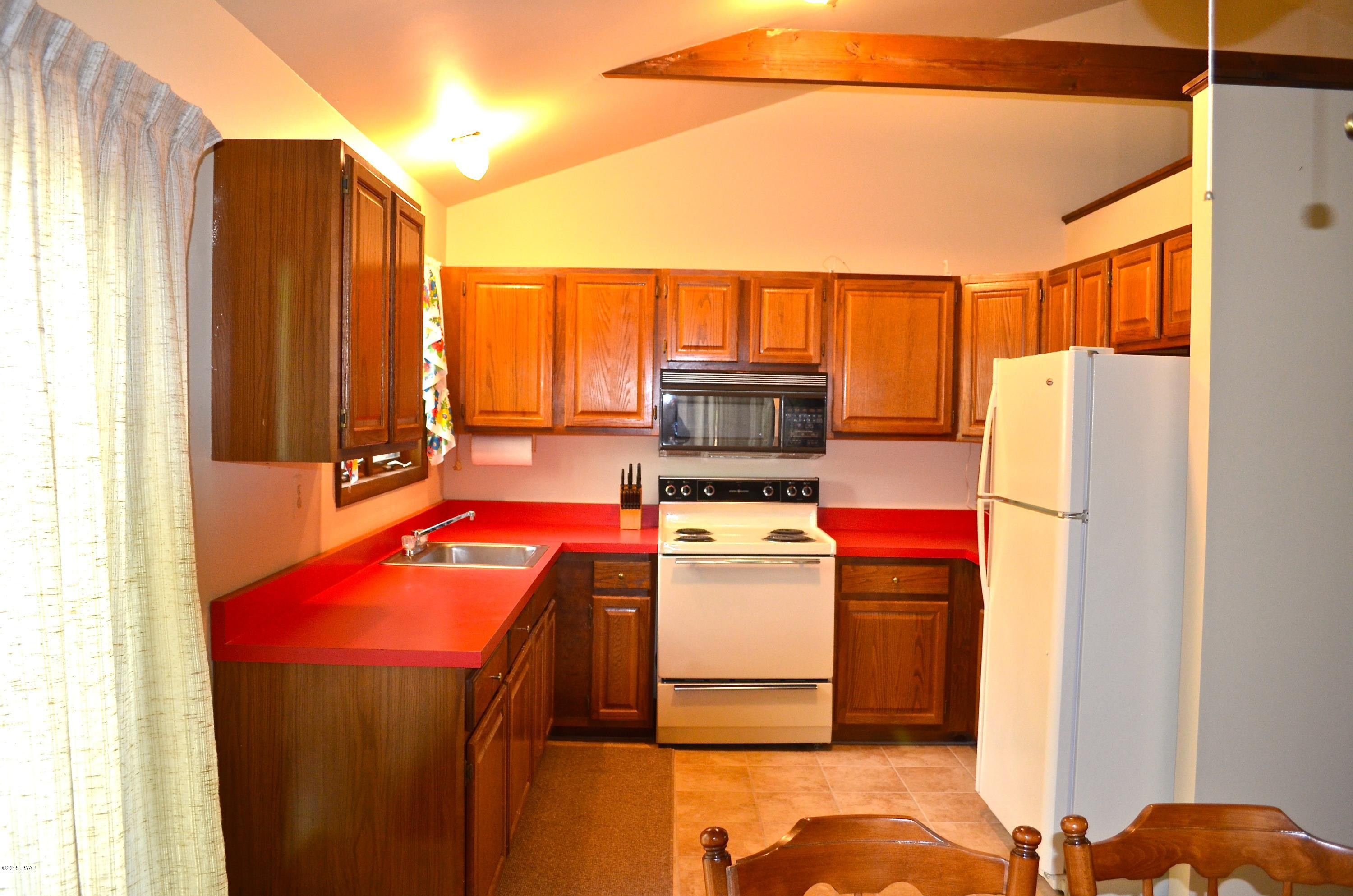 140 Cabin Road Milford, PA 18337 - Photo 6 of 24