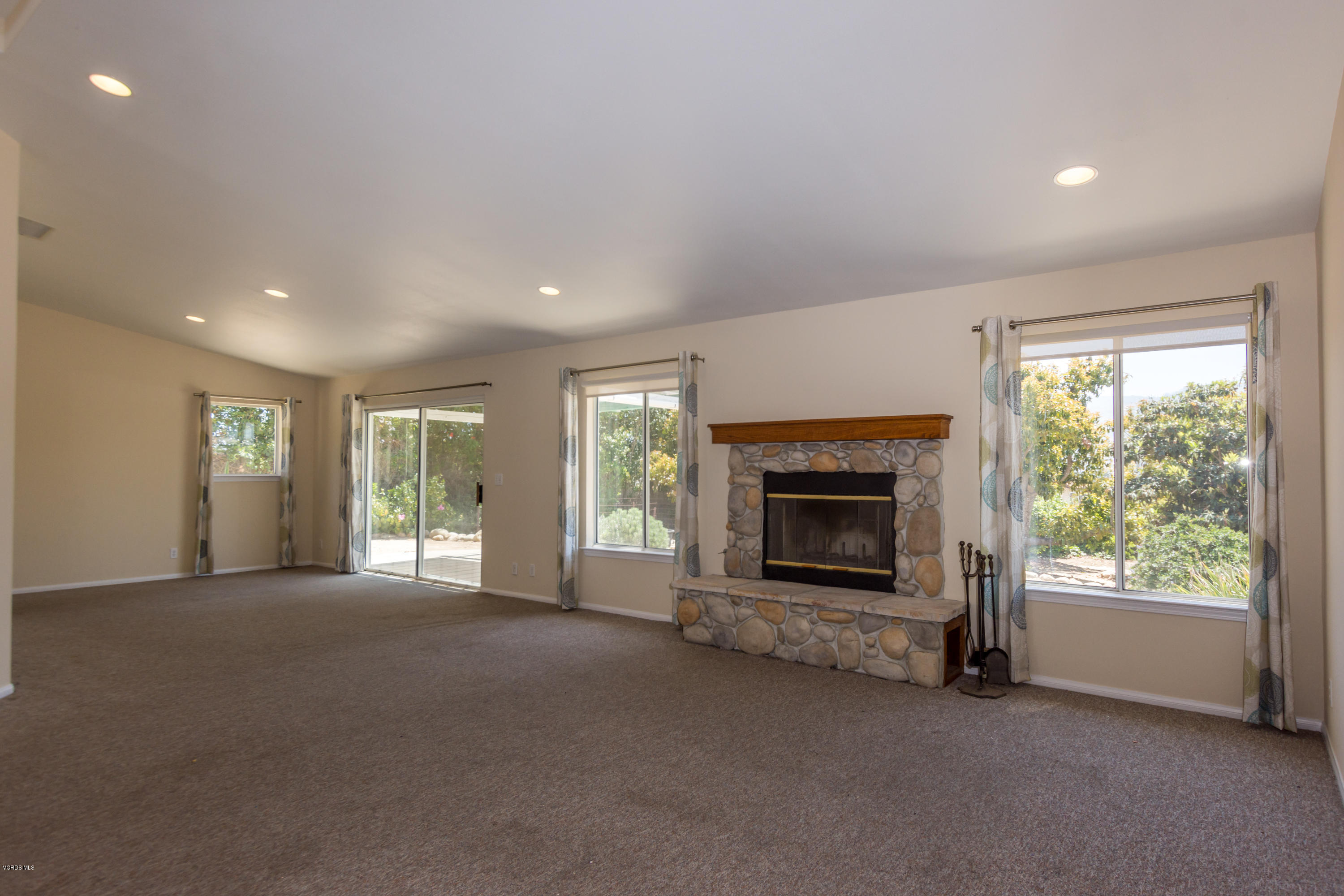 742 Foothill Road Santa Paula, CA 93060 - Photo 3 of 24 4_print_1