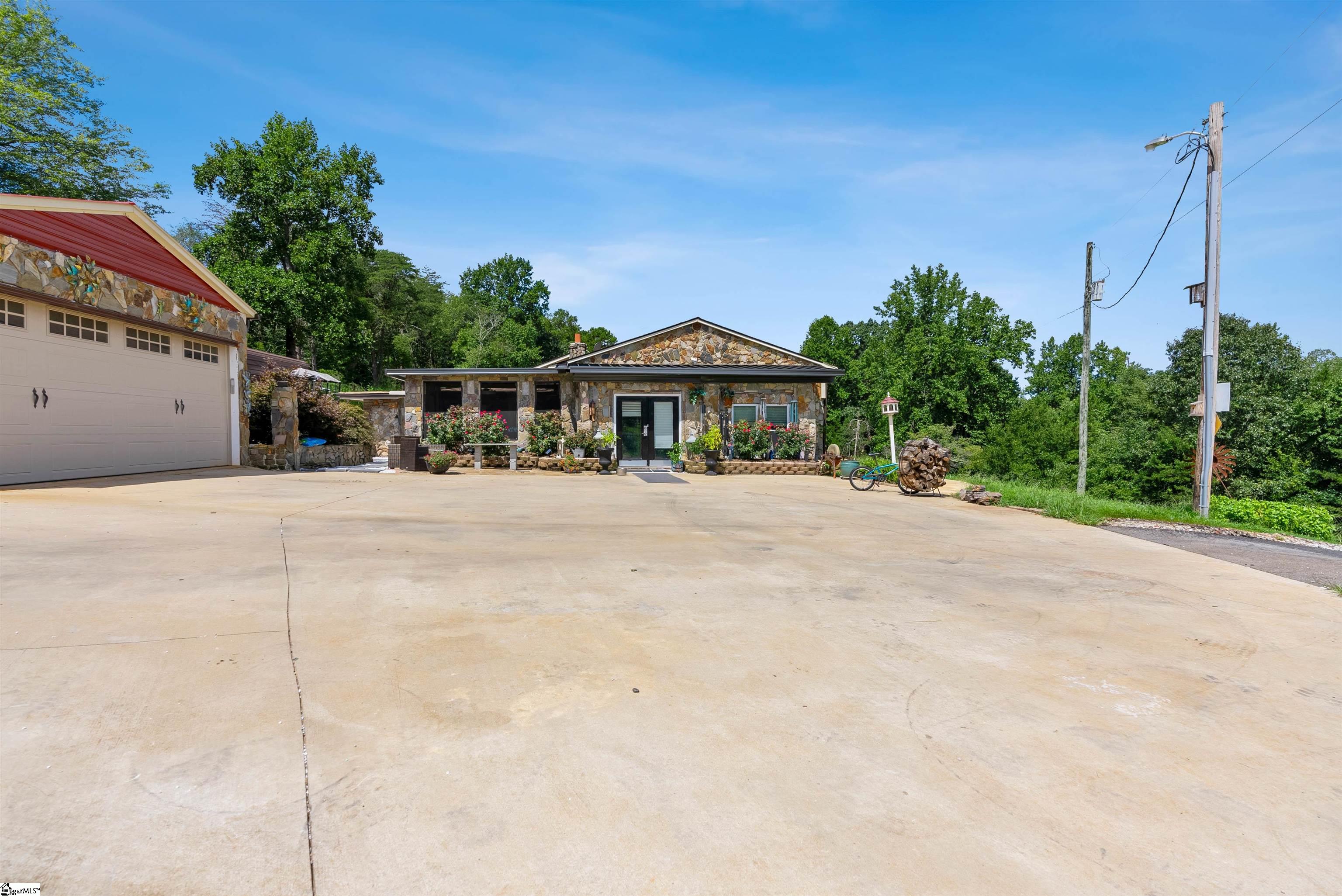 360 Ray Blackley Road Inman, SC 29349 - Photo 2 of 33