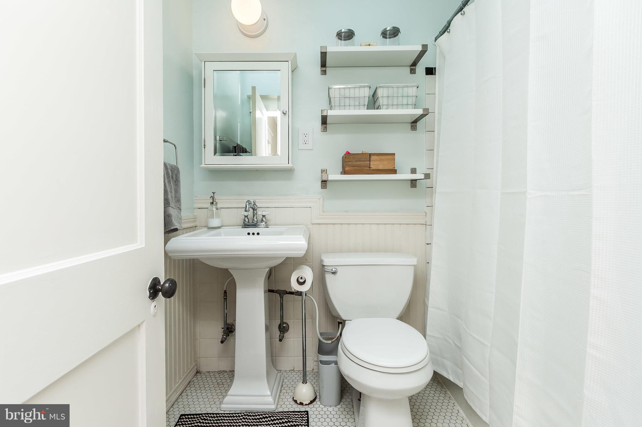 4224 Falls Road Baltimore, MD 21211 - Photo 29 of 49 Full Bathroom