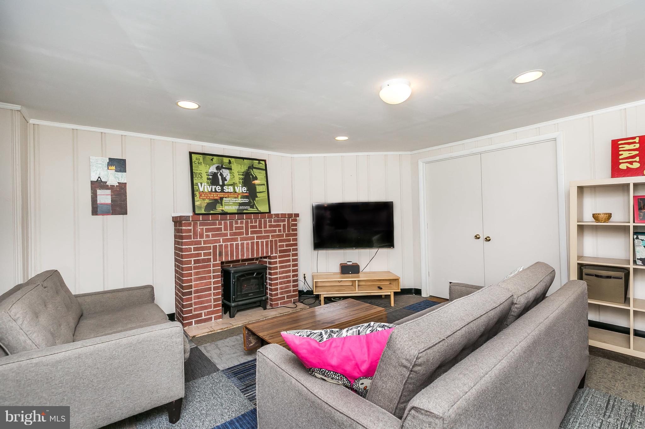 4224 Falls Road Baltimore, MD 21211 - Photo 31 of 49 Family Room