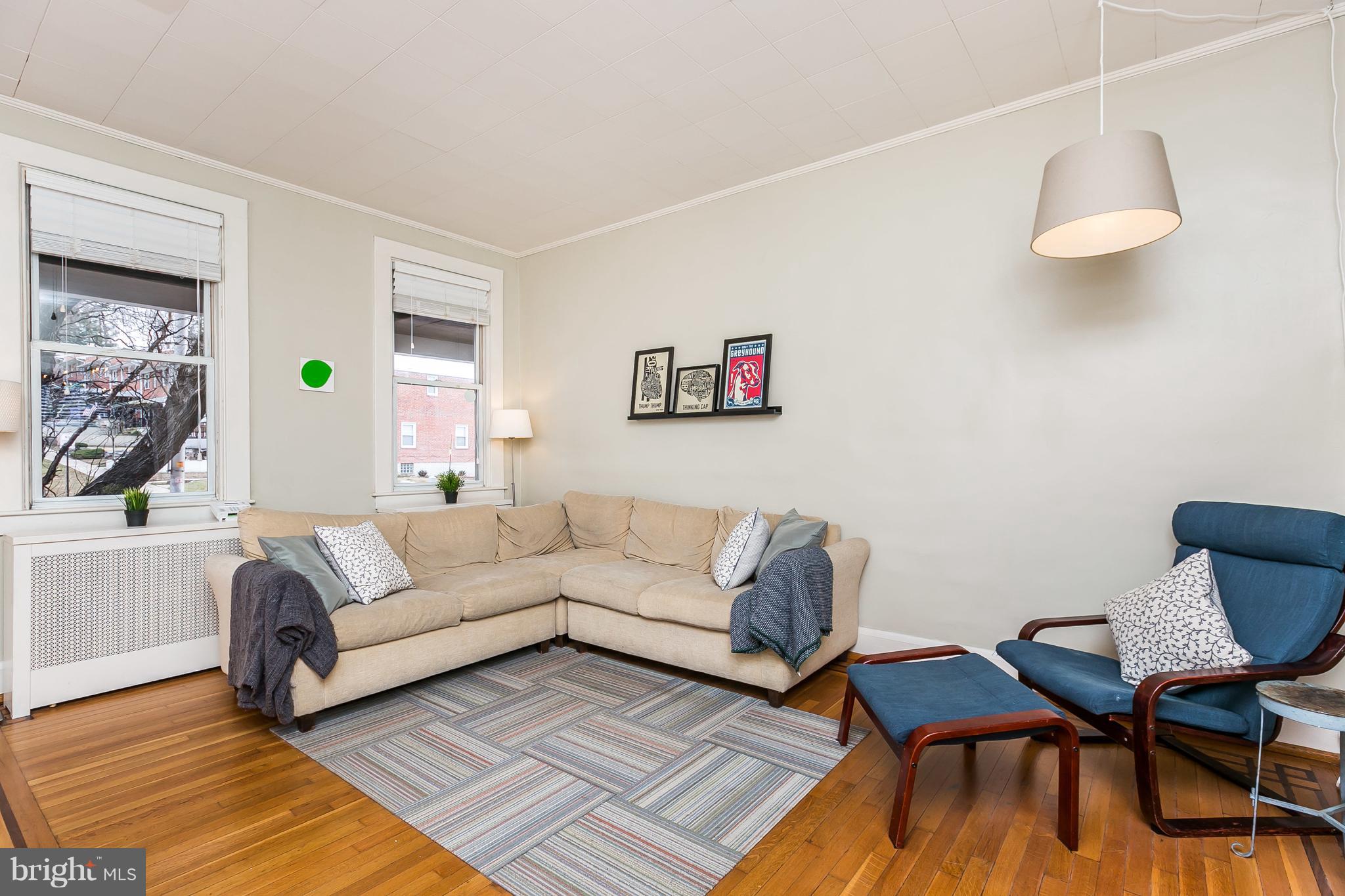 4224 Falls Road Baltimore, MD 21211 - Photo 6 of 49 Large Living Room