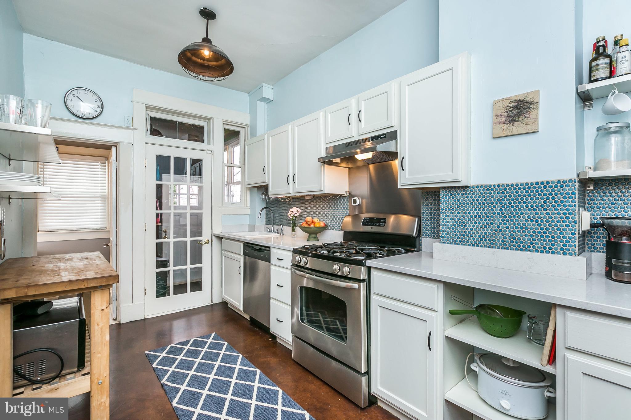4224 Falls Road Baltimore, MD 21211 - Photo 10 of 49 Kitchen with Silestone Counters