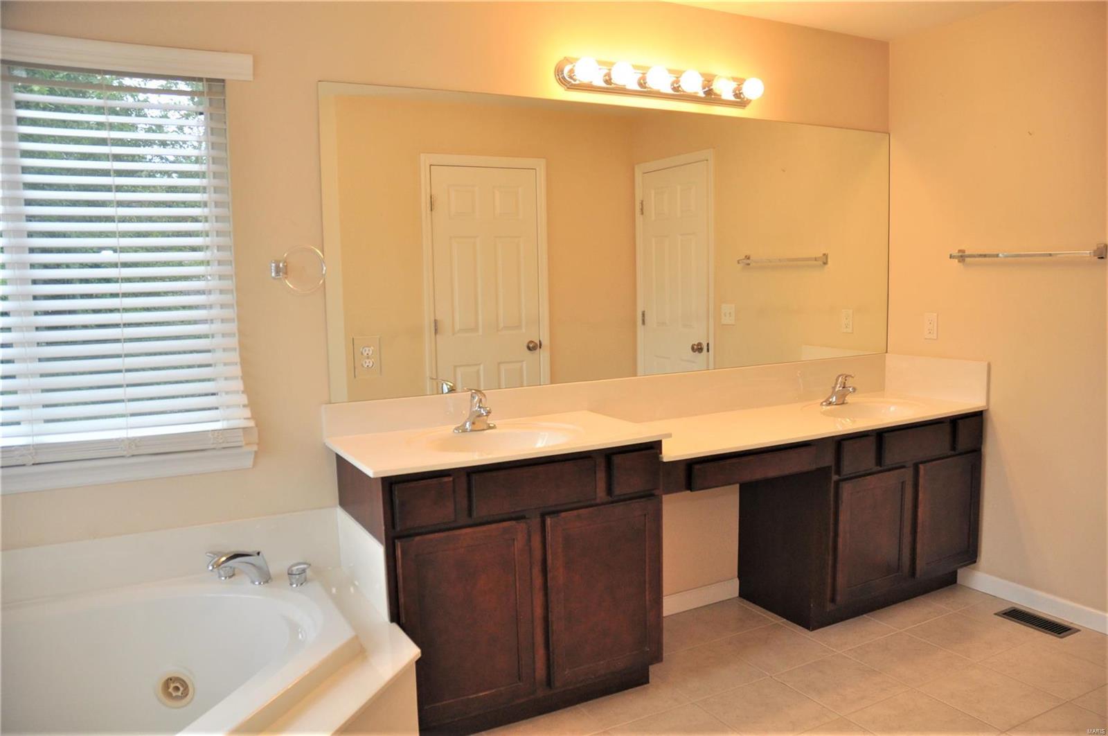 539 Weidman Road Ballwin, MO 63011 - Photo 26 of 33