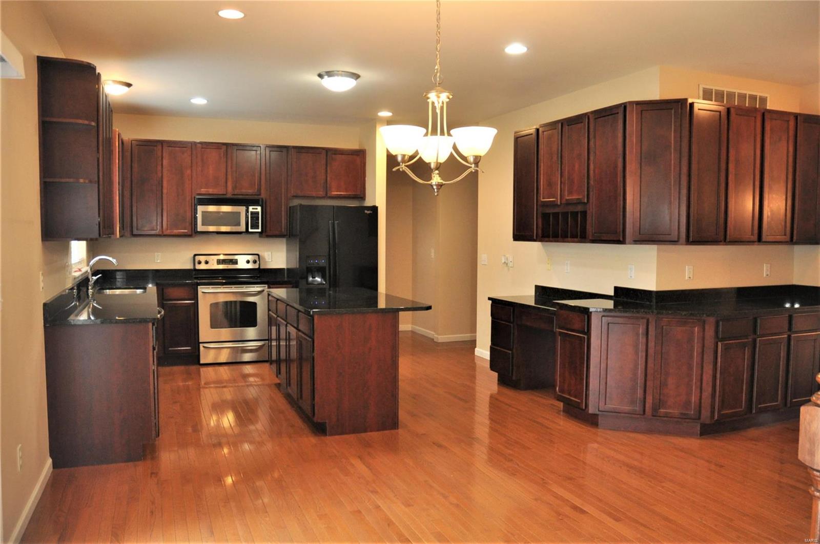 539 Weidman Road Ballwin, MO 63011 - Photo 4 of 33