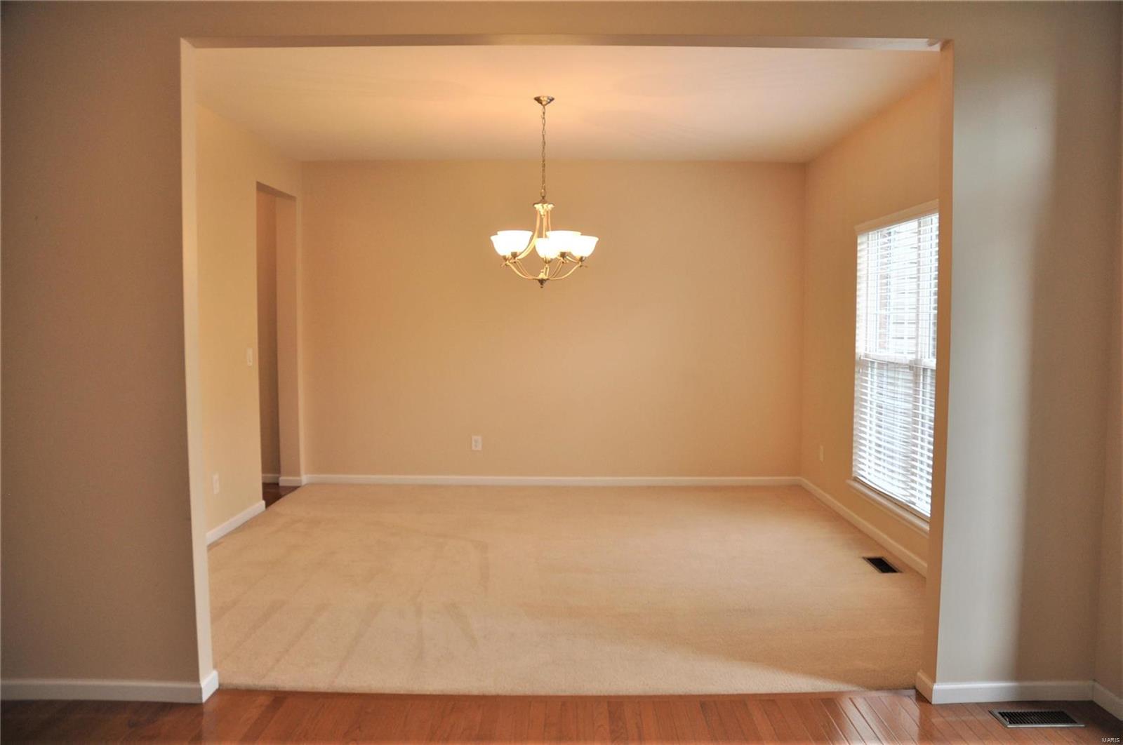 539 Weidman Road Ballwin, MO 63011 - Photo 9 of 33