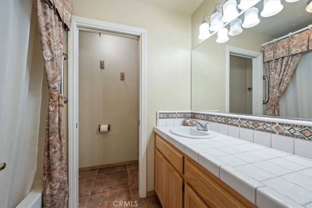 3151 Parkhill Road Santa Margarita, CA 93453 - Photo 20 of 55 Main house guest bathroom