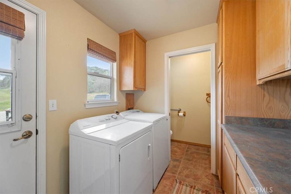 3151 Parkhill Road Santa Margarita, CA 93453 - Photo 24 of 55 Main house laundry room