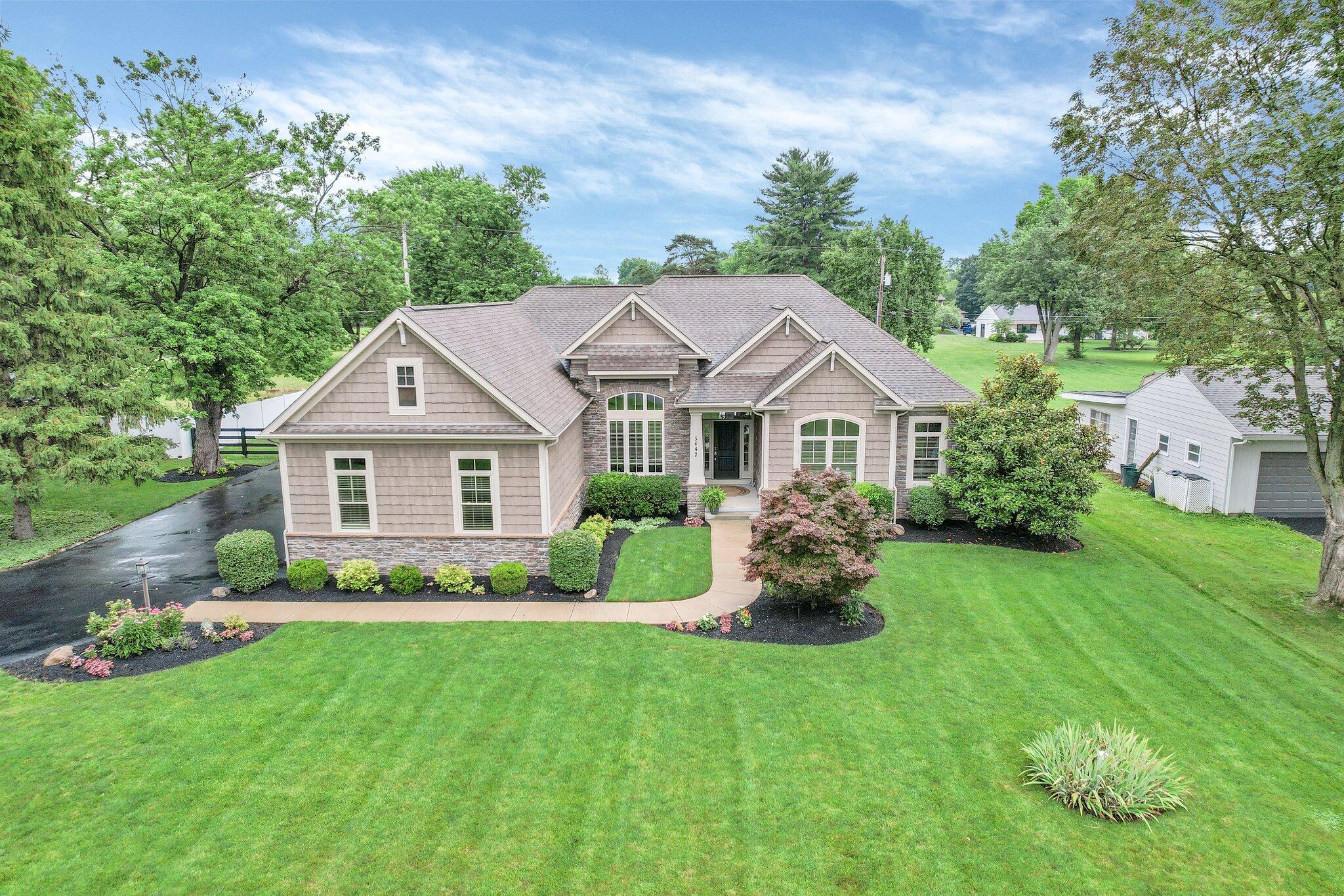 5042 Henderson Heights Road Columbus, OH 43220 - Photo 4 of 57 63-web-or-mls-5042-henderson-heights-rd