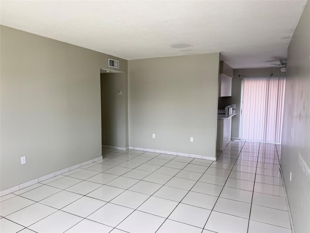 5317 Curry Ford Road, Unit Q201 Orlando, FL 32812 - Photo 3 of 15