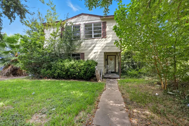 $124,900 | 1228 6th Avenue North, Texas City, TX 77590