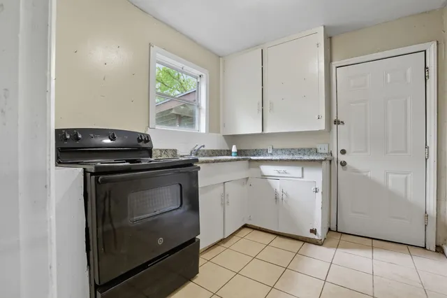 $124,900 | 1228 6th Avenue North, Texas City, TX 77590