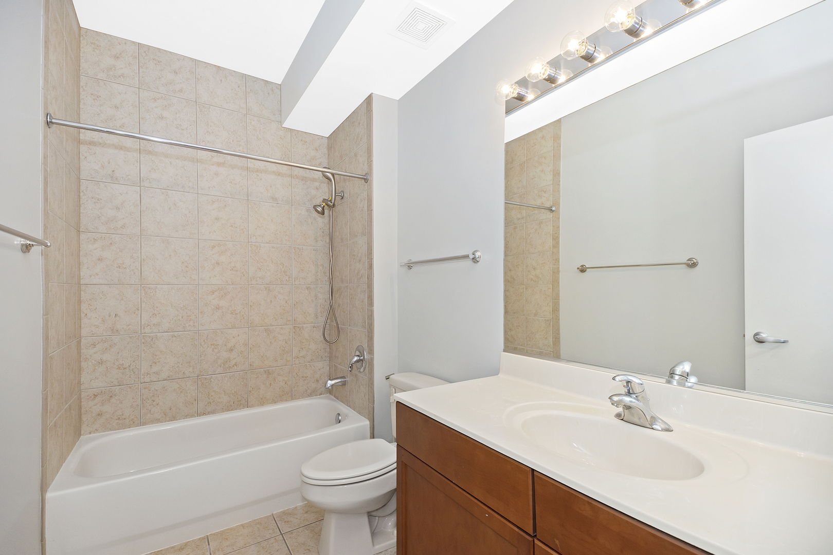 1133 South State Street, Unit 507 Chicago, IL 60605 - Photo 16 of 24