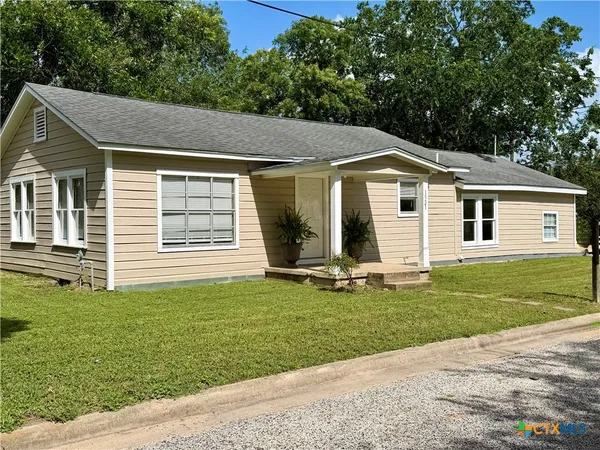 $169,000 | 1521 North Hamilton Street, Gonzales, TX 78629