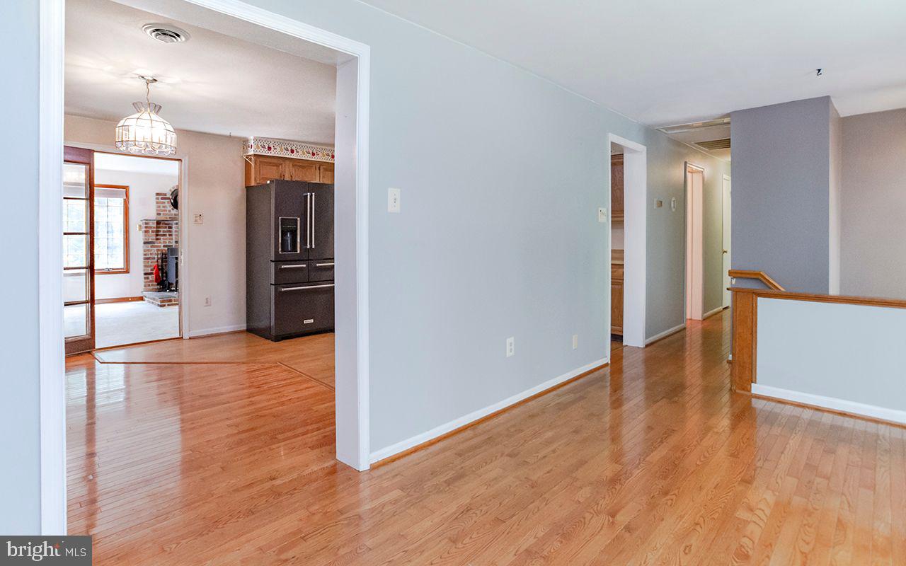 9 Lynn Ridge Court Manchester, MD 21102 - Photo 7 of 51 Gallery Image 7
