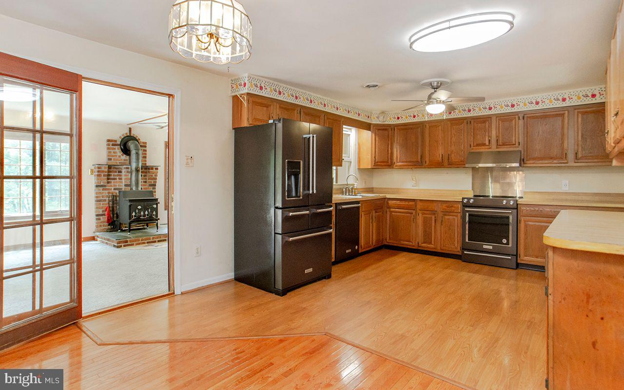 9 Lynn Ridge Court Manchester, MD 21102 - Photo 8 of 51 Large Kitchen with Updated Appliances