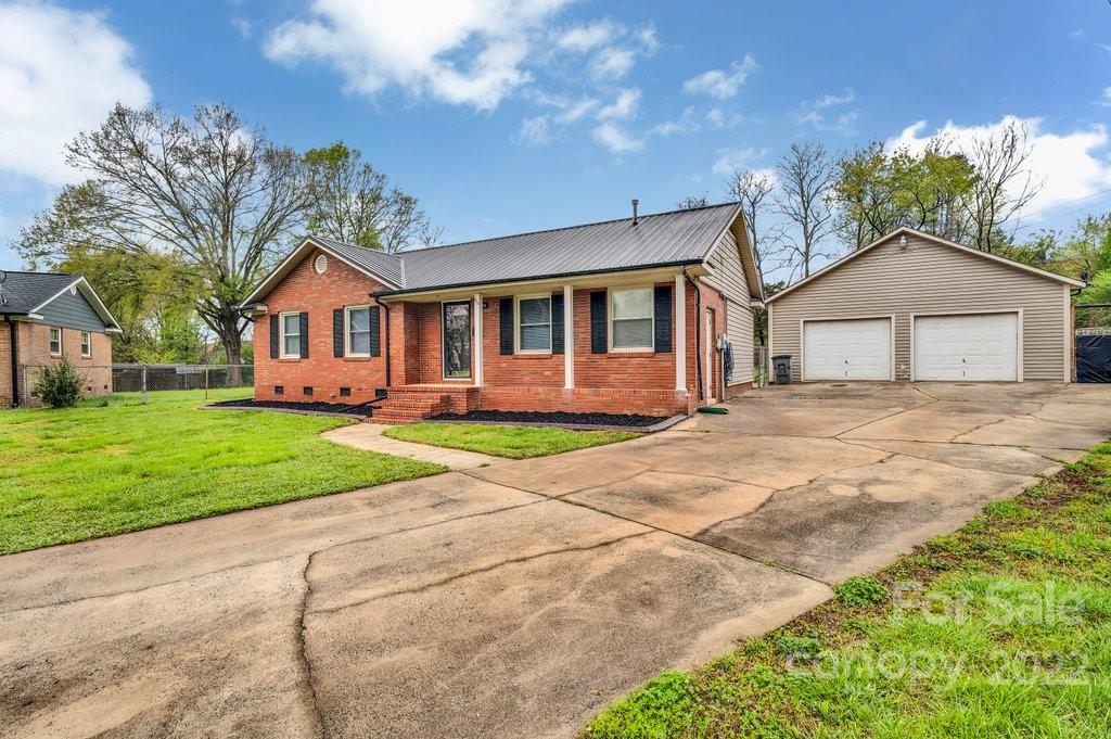 700 Ranch Road Charlotte, NC 28208 - Photo 2 of 15 Gallery Image 2