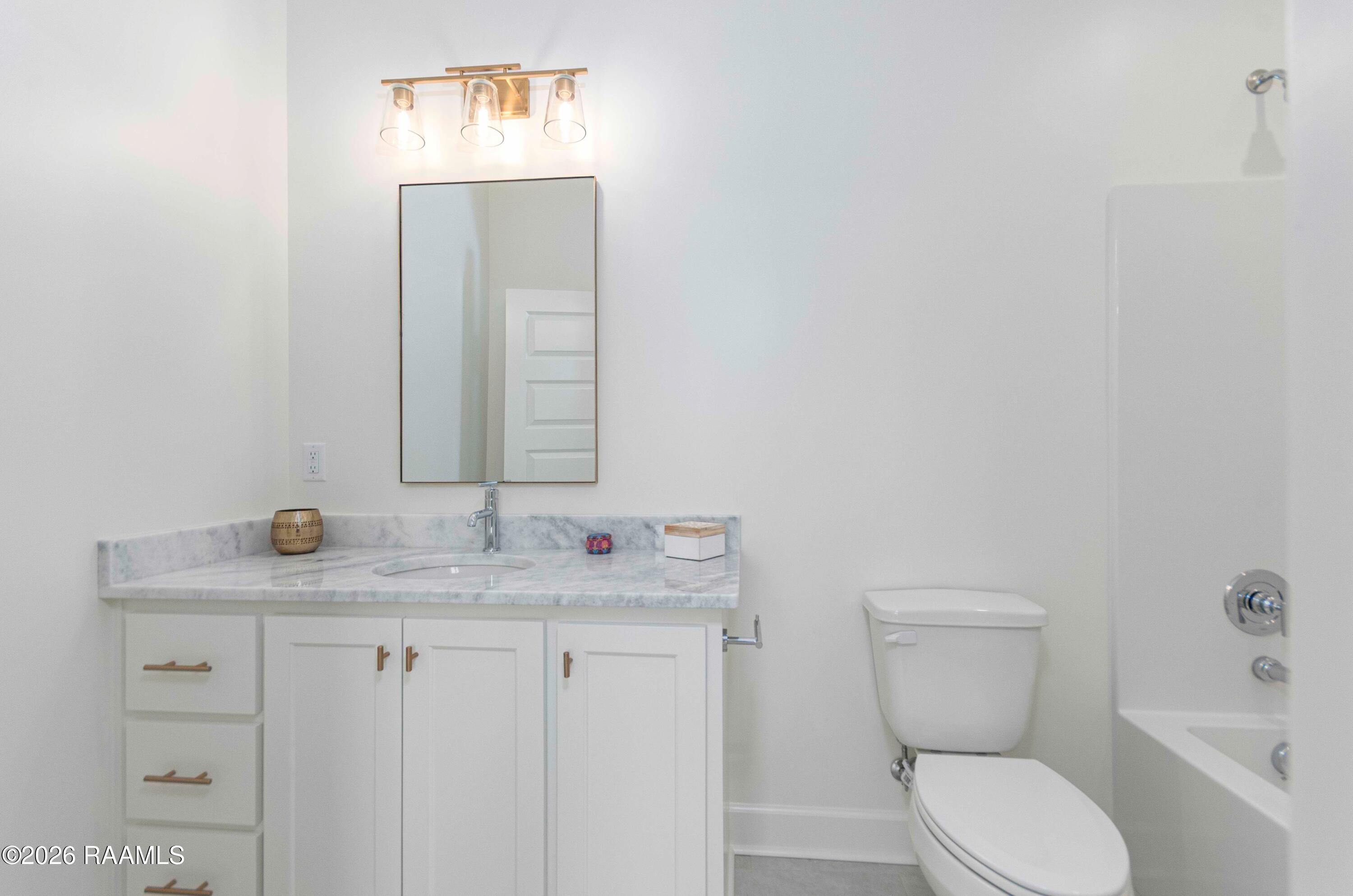 1510 Kaliste Saloom Road, Unit 402 Lafayette, LA 70508 - Photo 9 of 18 1510 #405 Bath 2 vw 1