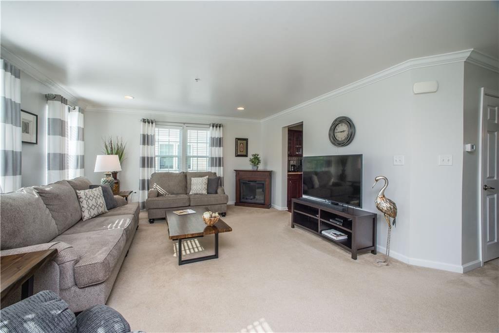 333 Maple Ridge Drive Canonsburg, PA 15317 - Photo 4 of 25 Gallery Image 4