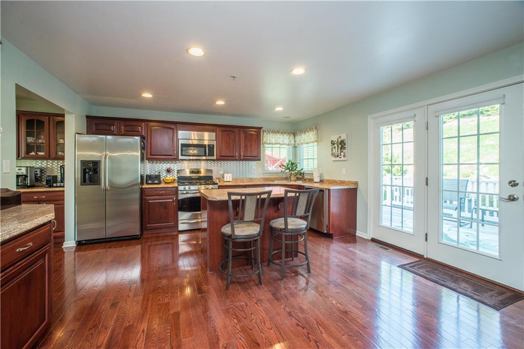 333 Maple Ridge Drive Canonsburg, PA 15317 - Photo 6 of 25 Gallery Image 6