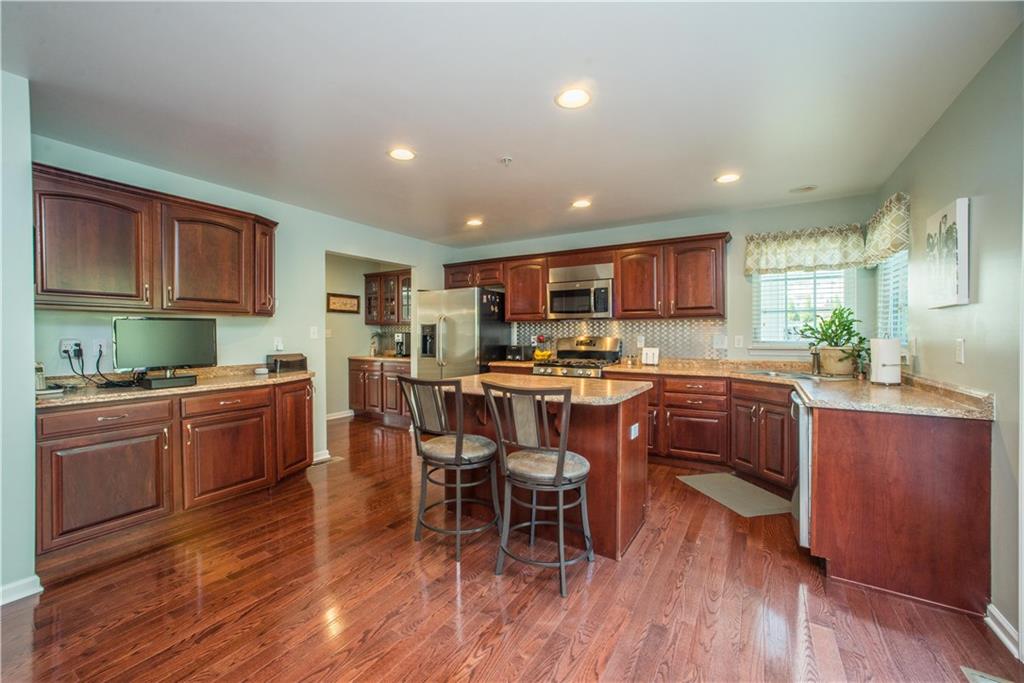 333 Maple Ridge Drive Canonsburg, PA 15317 - Photo 7 of 25 Gallery Image 7