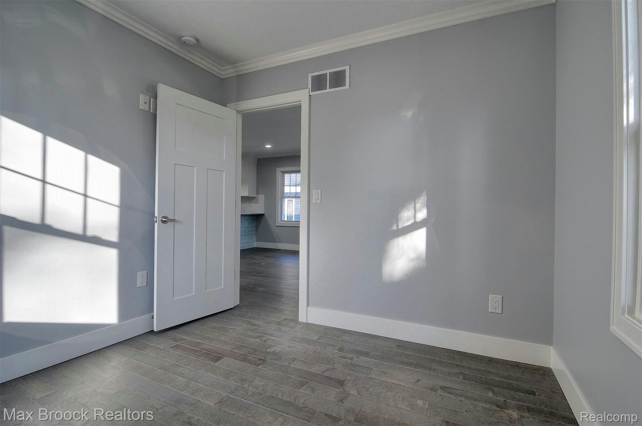 3259 Cumberland Road Berkley, MI 48072 - Photo 16 of 30 2nd-Bedroom-2nd-View.jpg