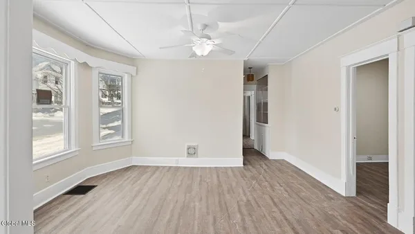 $1,500 | 1851 Becker Street, Unit 1, Schenectady, NY 12304