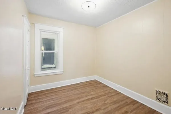 $1,500 | 1851 Becker Street, Unit 1, Schenectady, NY 12304