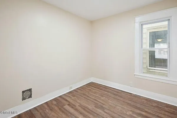 $1,500 | 1851 Becker Street, Unit 1, Schenectady, NY 12304