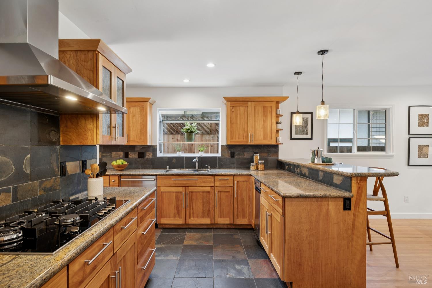 141 Irwin Street San Rafael, CA 94901 - Photo 7 of 26