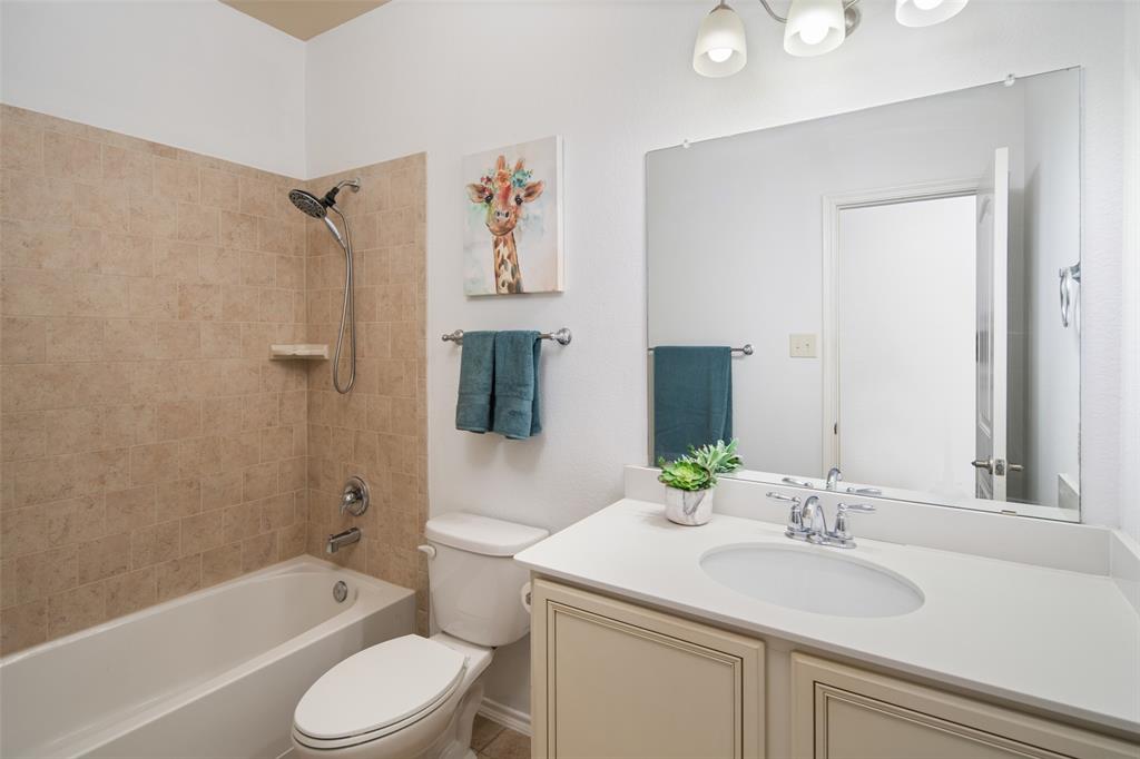 432 Hideaway Road McKinney, TX 75072 - Photo 19 of 23 upstairs bathroom
