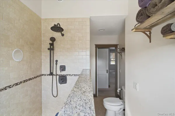 $779,000 | 5 Erlwein Court, Massapequa, NY 11758