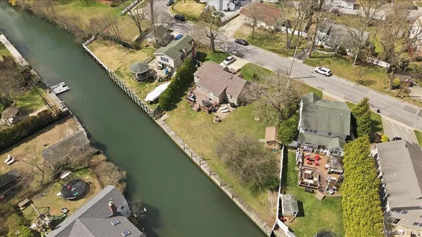 $779,000 | 5 Erlwein Court, Massapequa, NY 11758