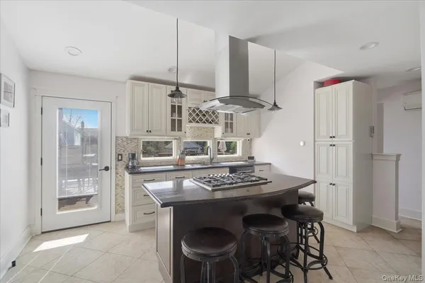 $779,000 | 5 Erlwein Court, Massapequa, NY 11758