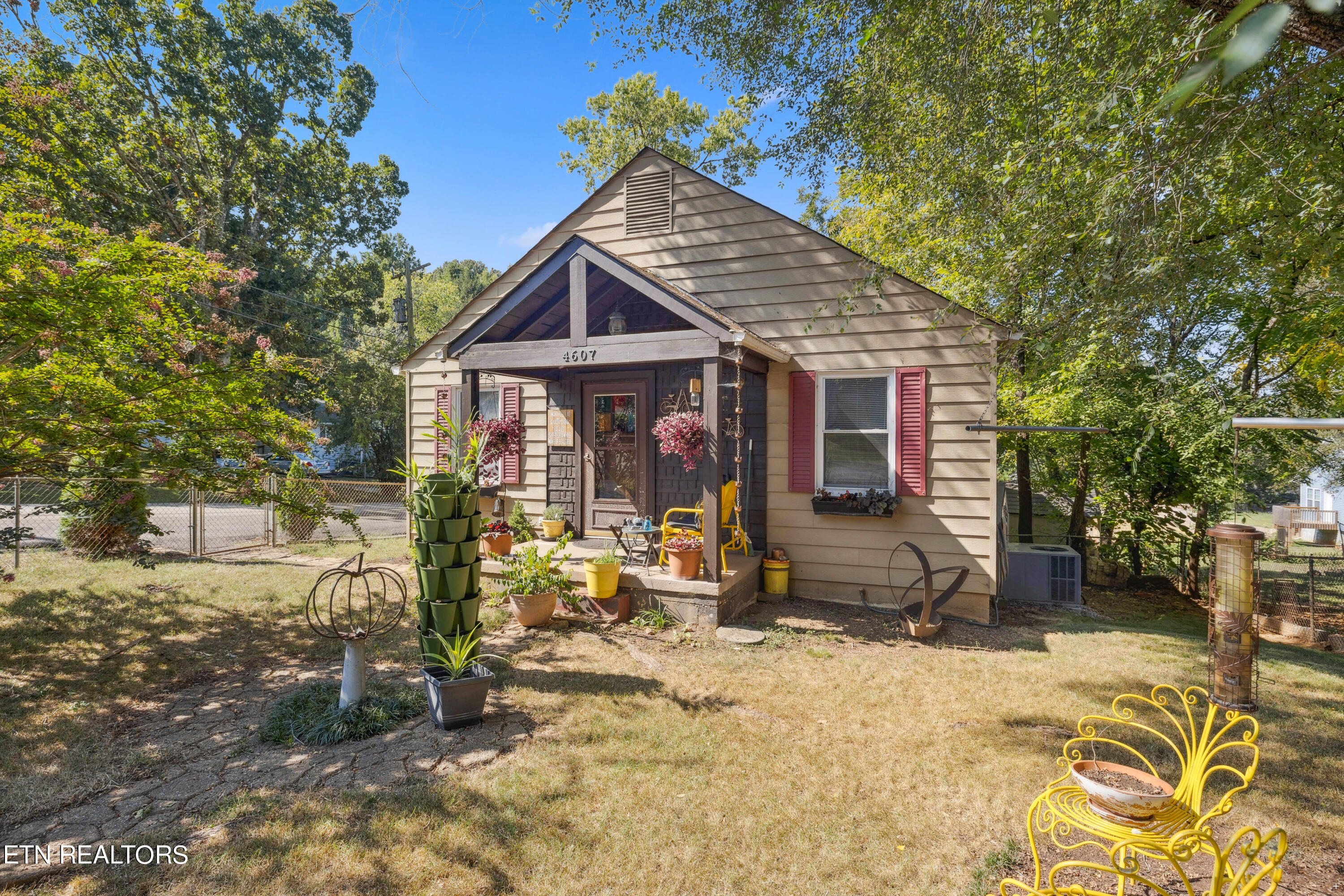4607 Smelser Road Southwest Knoxville, TN 37920 - Photo 2 of 25 Positive Perceptions-1